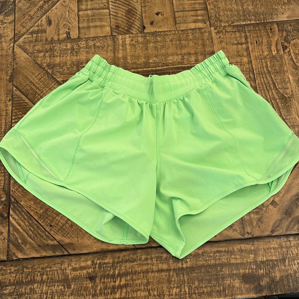 Lululemon Hotty hot shorts. Size 10. 4 inch length